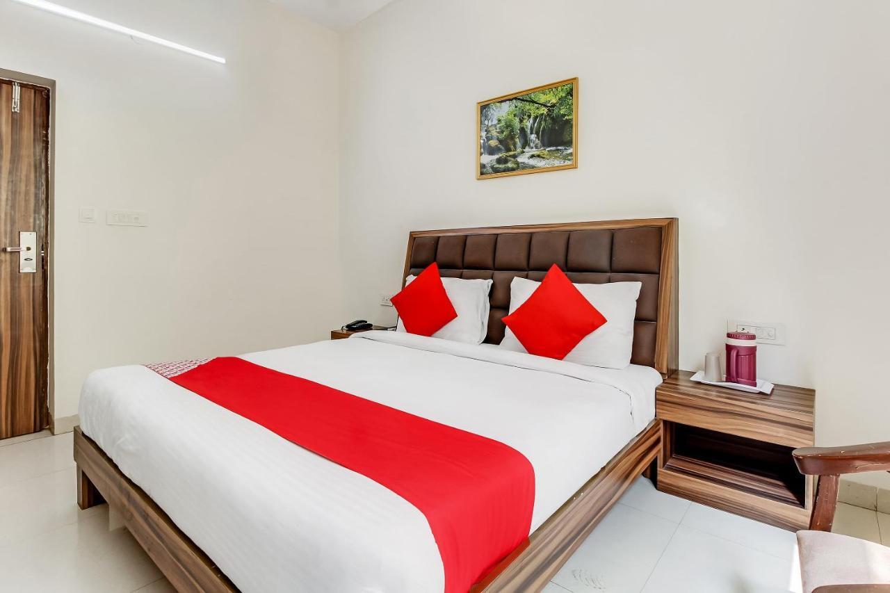 Oyo 10213 Hotel Panache Mathura Eksteriør billede