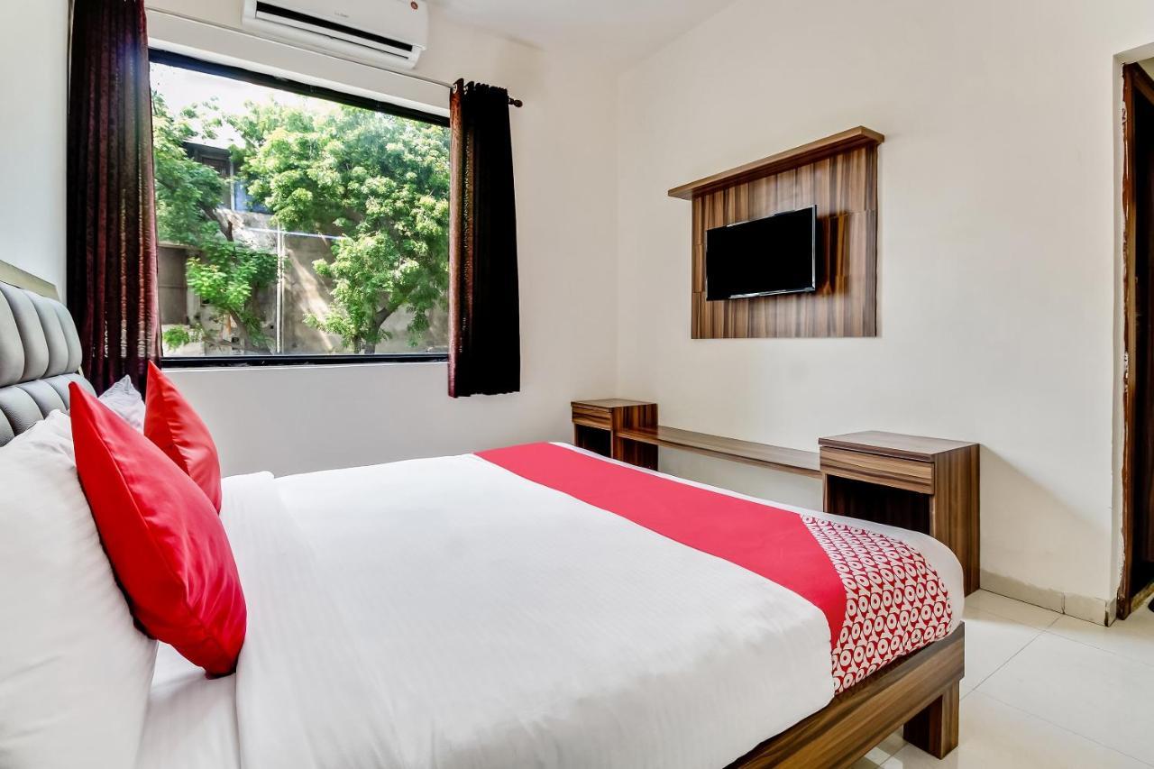 Oyo 10213 Hotel Panache Mathura Eksteriør billede