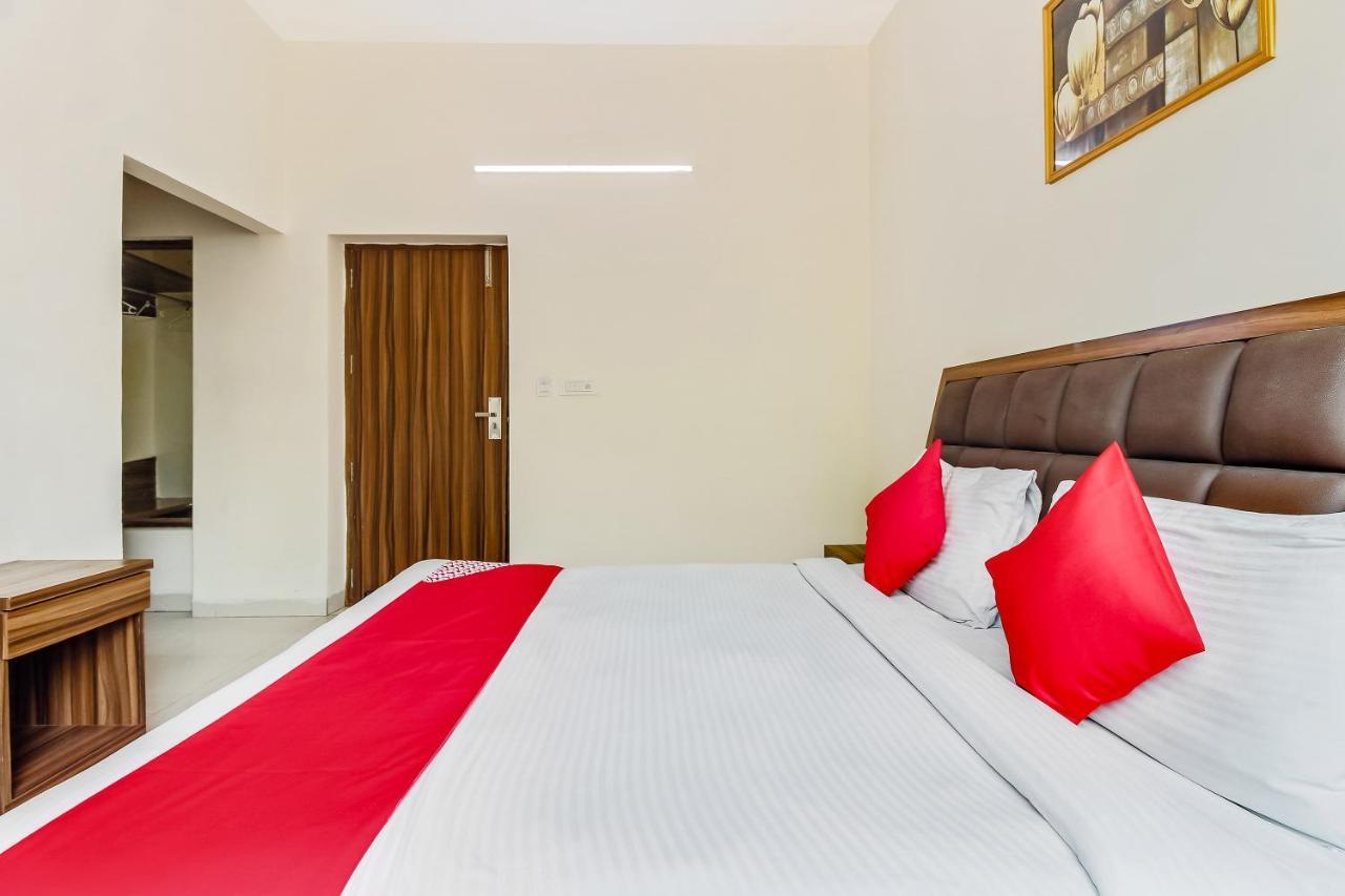 Oyo 10213 Hotel Panache Mathura Eksteriør billede