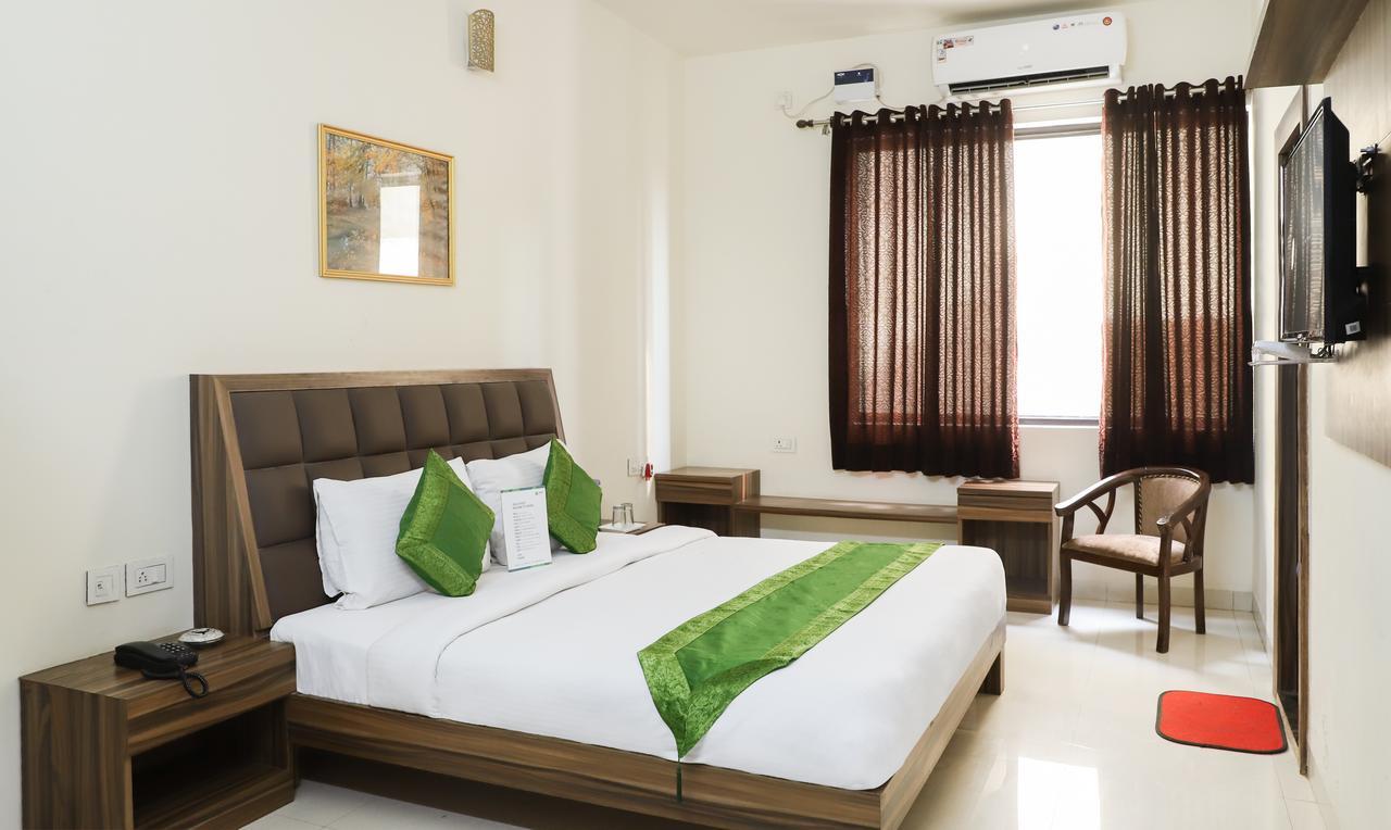Oyo 10213 Hotel Panache Mathura Eksteriør billede