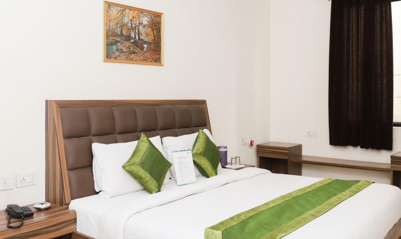 Oyo 10213 Hotel Panache Mathura Eksteriør billede
